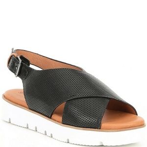 Gentle Souls by Kenneth Kole Kiki Sandal Black 9.5